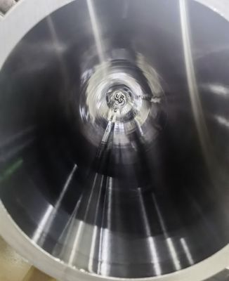 Fabrikant van hydraulische cilinders en gepolijste buizen voor bouwmachines