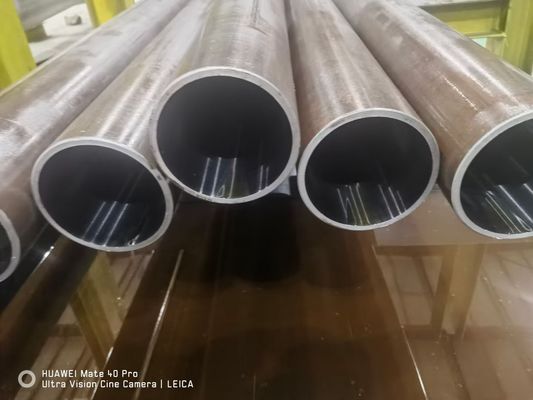 Naadloos gepoetste stalen buis voor hydraulische cilinder 0,3-1 mm/m Rechtheid