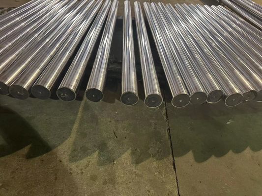Hardheid Tussen 25-30 graden 1,5 micron 40CR Holle zuigerstang Engineering Machinery